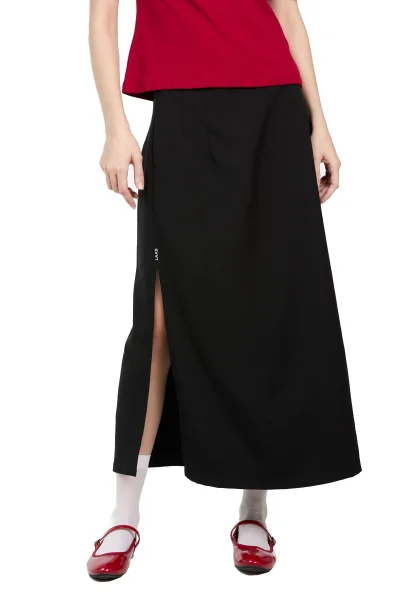 CHÂN VÁY DÀI XẺ 1 BÊN SƯỜN ĐEN